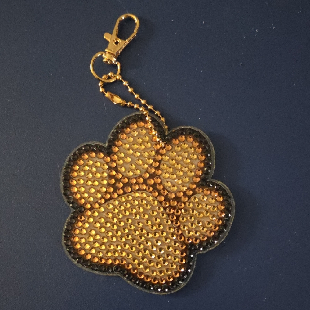 Handmade Elegant Gold Paw Print Keychain